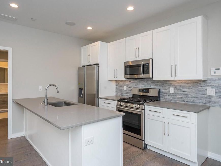 1128 S 13th Street, Unit 2R, Philadelphia, PA 19147 Main Photo