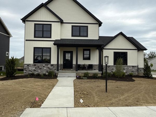 2230 Redwood Lane, Chesterton, IN 46304