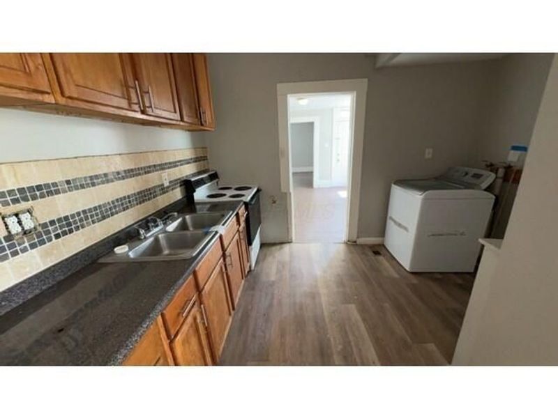 697 Kelton Avenue , Columbus, OH 43205 Photo 8