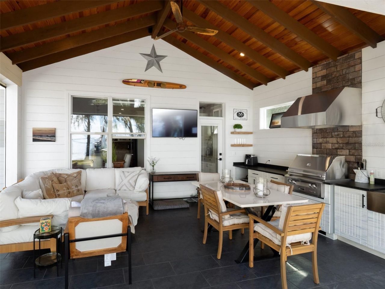 12495 SE Sunset Harbor Road, Weirsdale, FL 32195 Photo