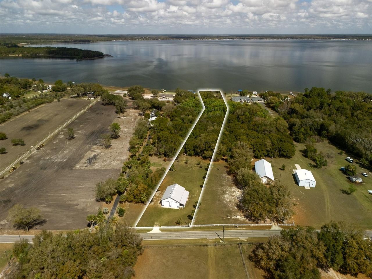 12495 SE Sunset Harbor Road, Weirsdale, FL 32195 Photo