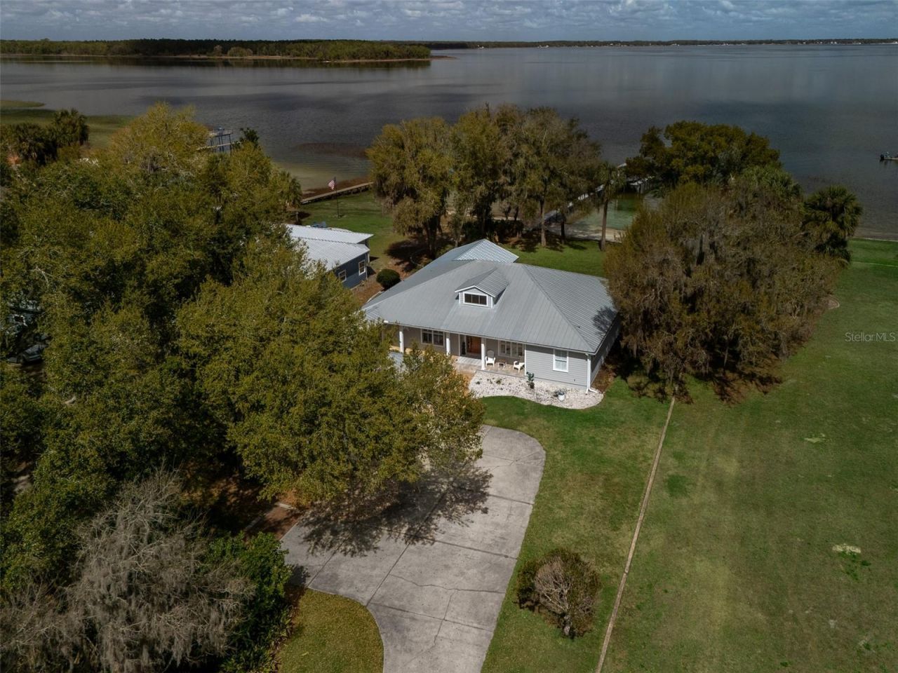 12495 SE Sunset Harbor Road, Weirsdale, FL 32195 Photo