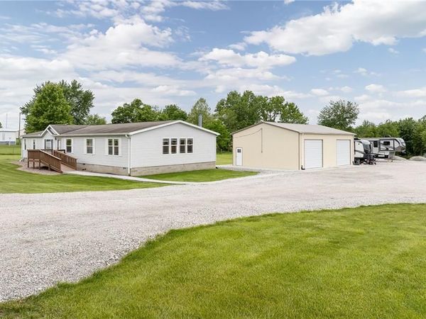 201 N Willis Street, Hamilton, MO 64644