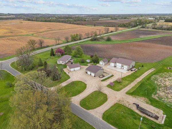 3290 QUARRY DRIVE, Omro, WI 54963