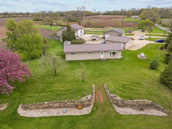 3290 QUARRY DRIVE, Omro, WI 54963