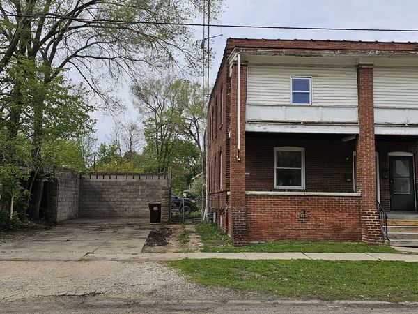 912 18th Avenue , Rockford, IL 61104