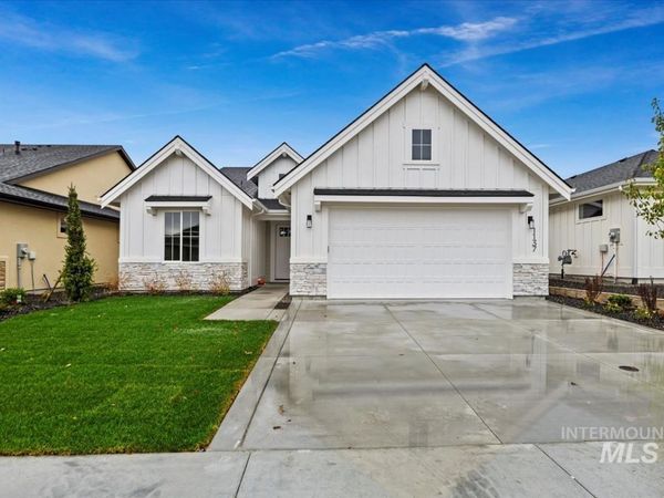7112 N Canter Trail Ave, Meridian, ID 83646