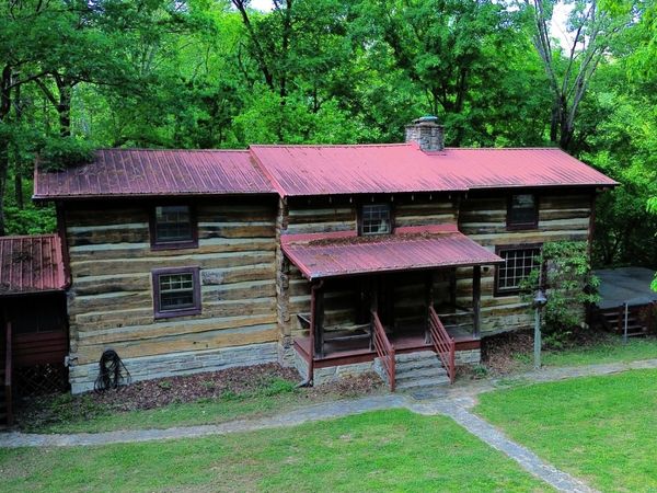 2634 Distillery Rd SW, Greenbrier, TN 37073