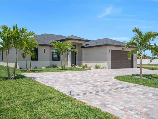 711 Gleason PKWY , CAPE CORAL, FL 33914