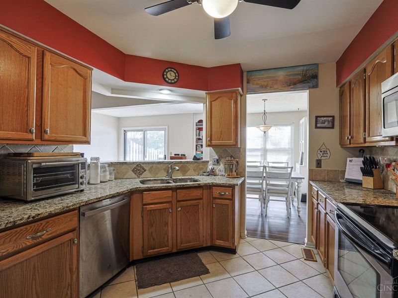 6764 Sandharbor Court, Maineville, OH 45039 Photo 10