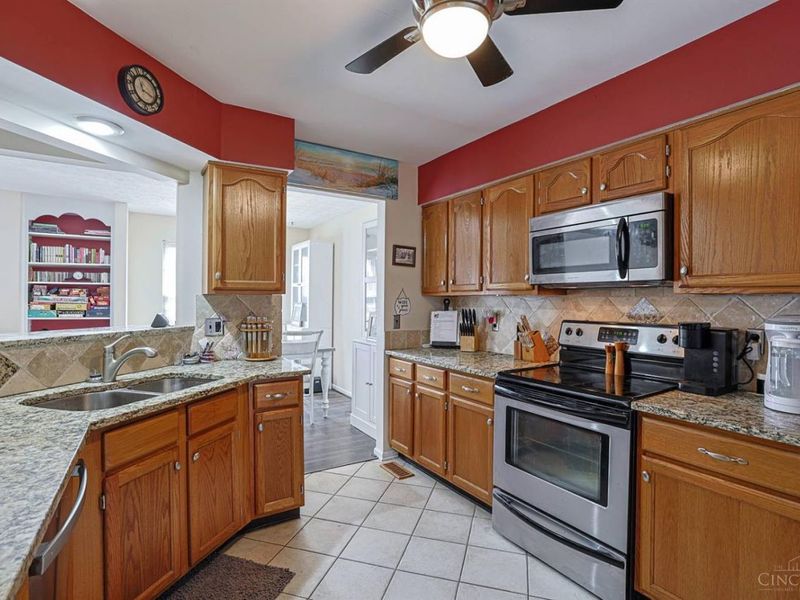 6764 Sandharbor Court, Maineville, OH 45039 Photo 11