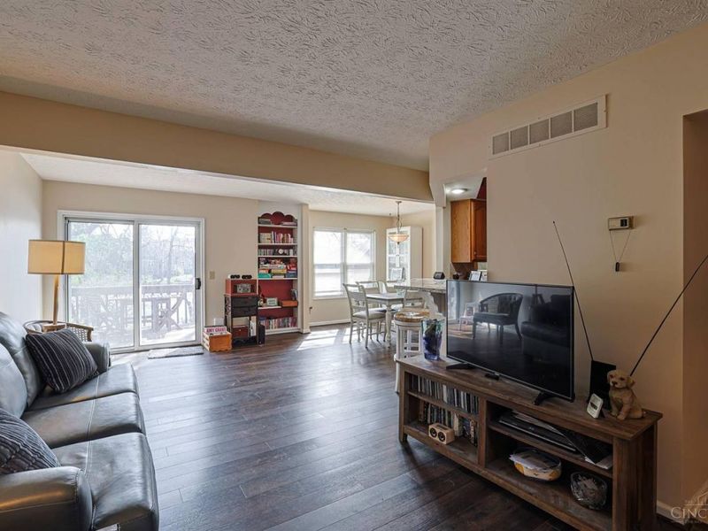 6764 Sandharbor Court, Maineville, OH 45039 Photo 5
