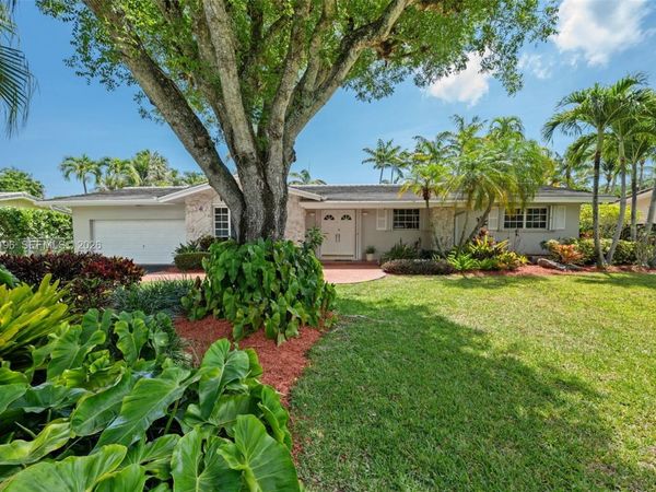 15705 SW 77th Ave , Palmetto Bay, FL 33157