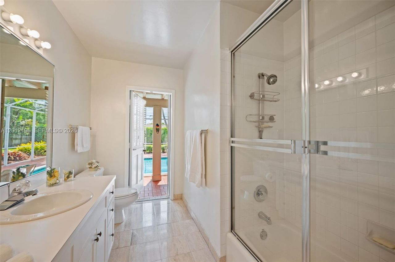 15705 SW 77th Ave, Palmetto Bay, FL 33157 Photo