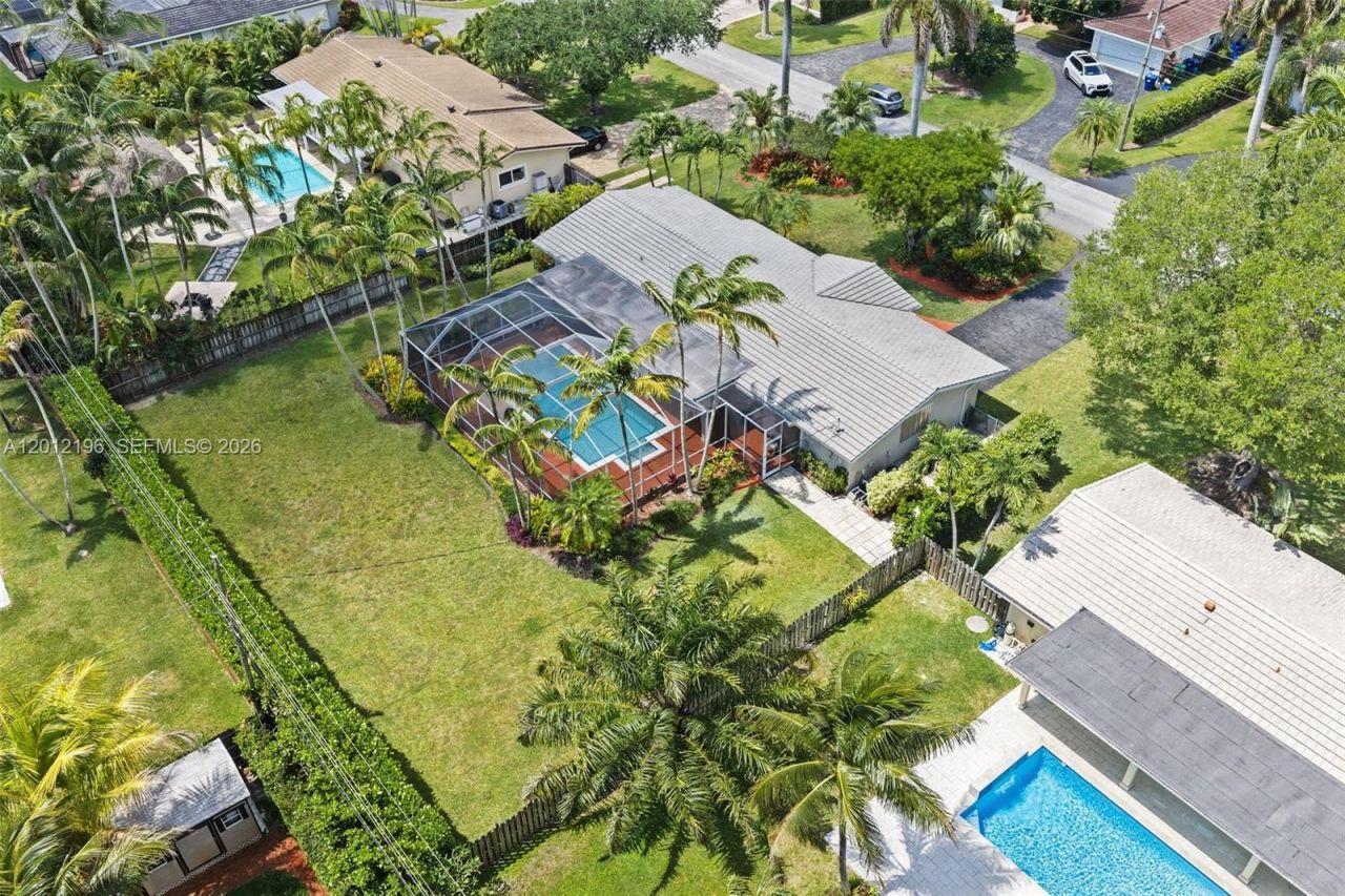 15705 SW 77th Ave, Palmetto Bay, FL 33157 Photo
