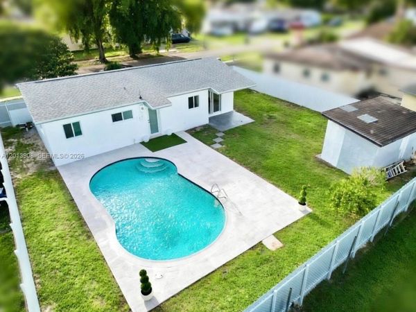 321 N 69th Ave , Hollywood, FL 33024