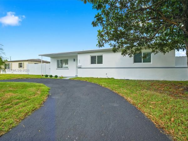 321 N 69th Ave , Hollywood, FL 33024