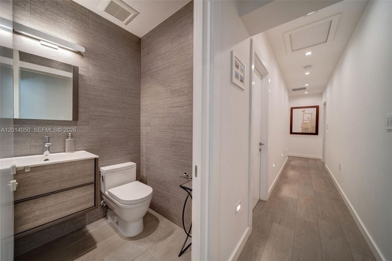 1117 Alfonso Ave , Unit ., Coral Gables, FL 33146 Photo
