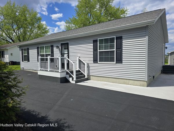 37 Van Dyck Street, Coxsackie, NY 12051