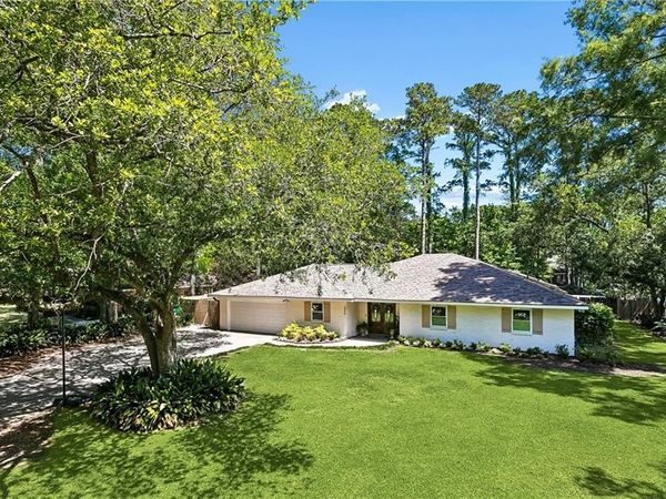 345 JASMINE Drive, Mandeville, LA 70471