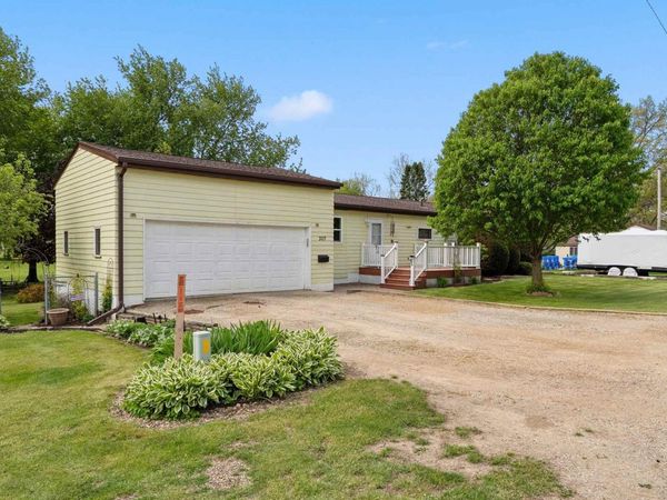 307 E Chicago, Albion, IA 50005