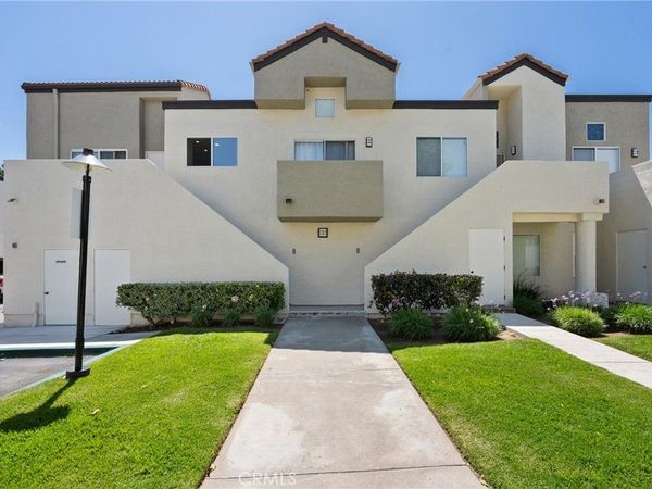 21200 Trumpet, Unit 205, Newhall, CA 91321