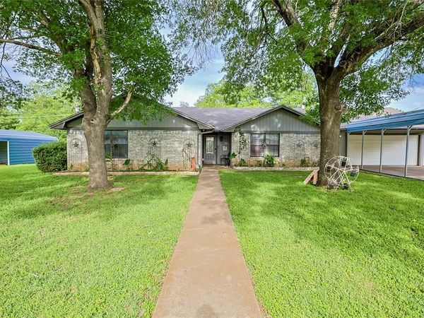 111 Songwood Drive, Weatherford, TX 76087
