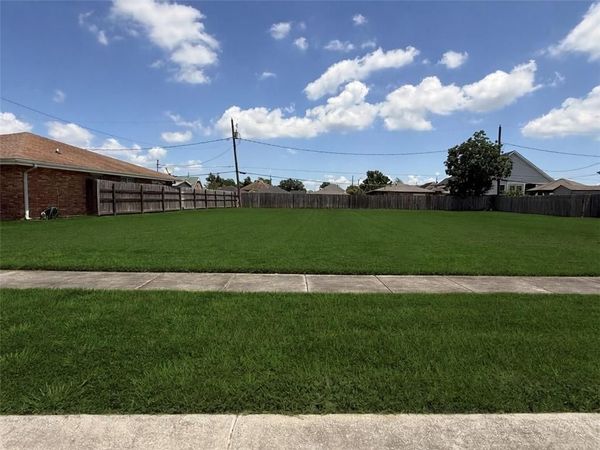 321 LLAMA Drive, Arabi, LA 70032