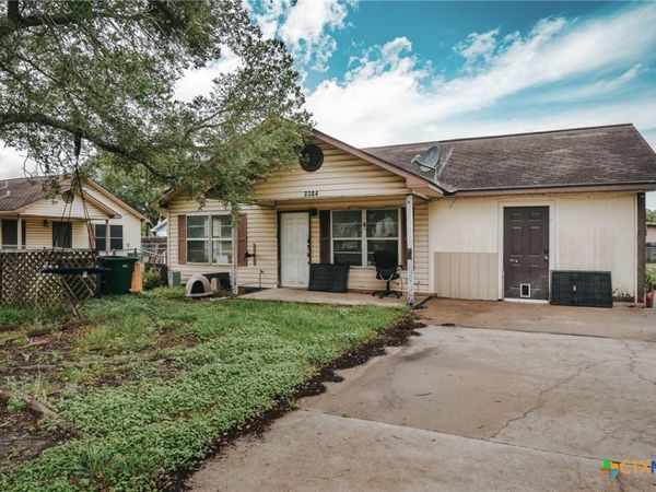 3304 Lone Tree Road , Victoria, TX 77901