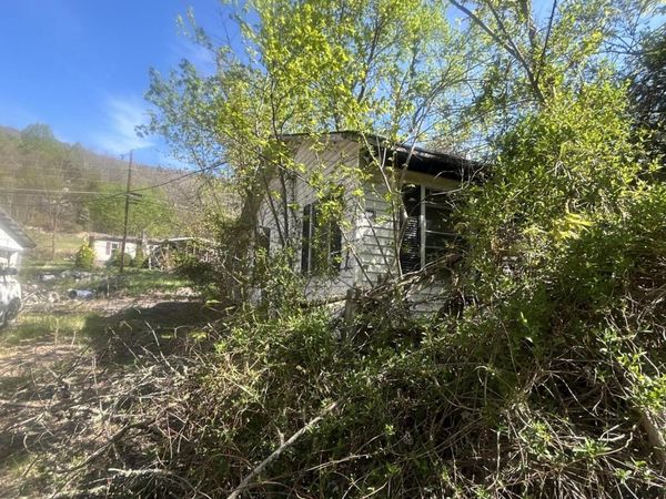 807 Cleghorn Valley Road, Marion, VA 24354