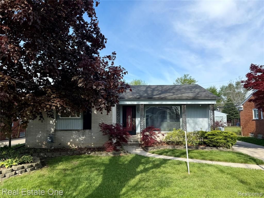 6251 N Charlesworth Street, Dearborn Heights, MI 48127 Main Photo