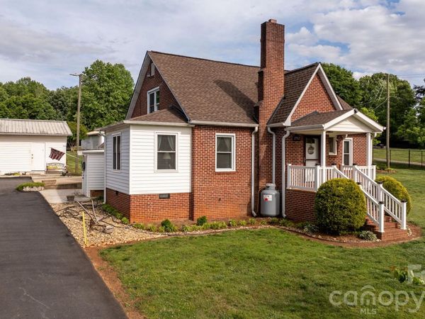 2582 Startown Road , Newton, NC 28658