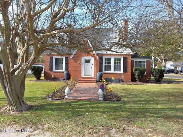 215 N Elm Street , Chadbourn, NC 28431