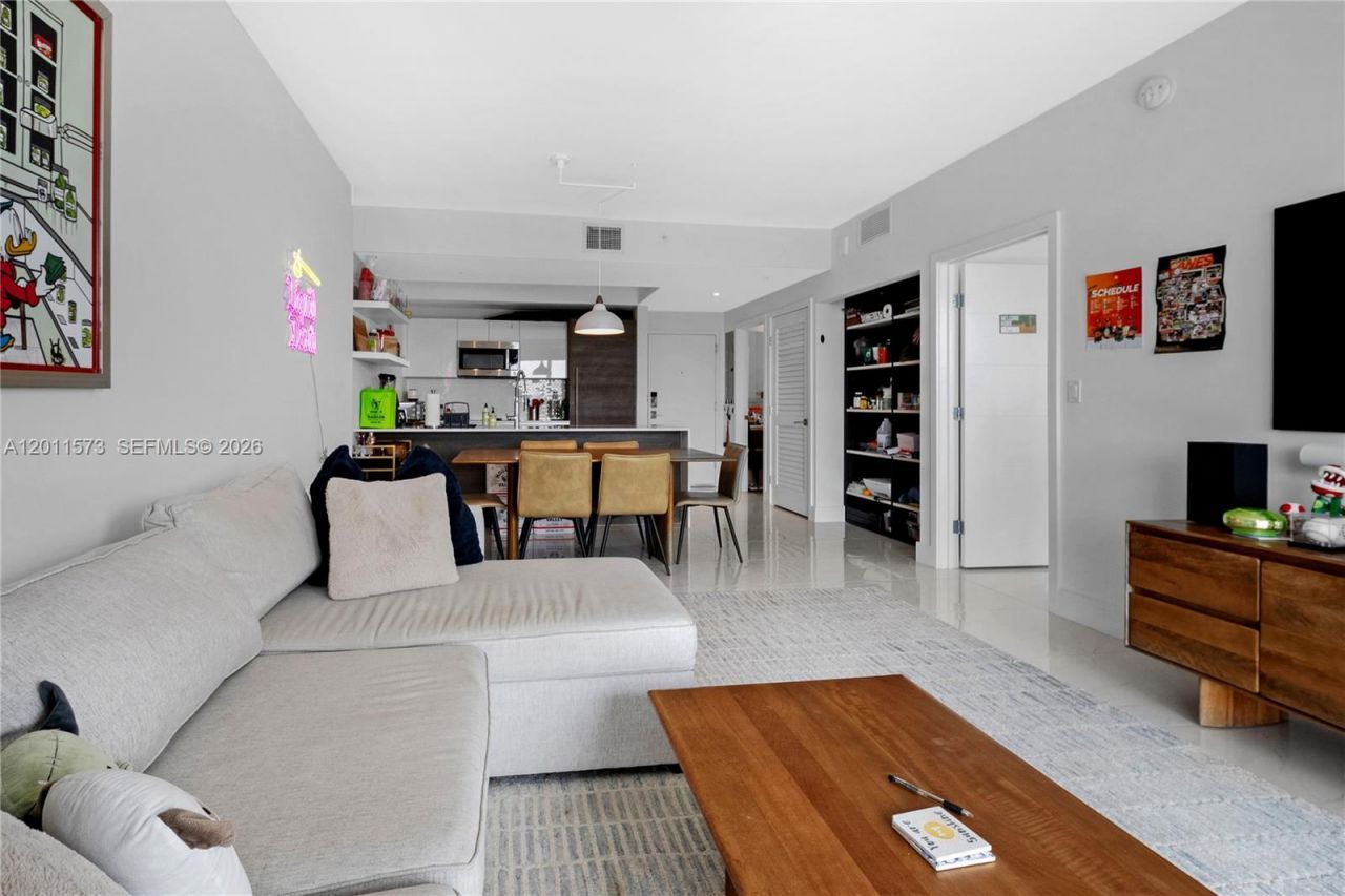 301 Altara Ave, Unit 823, Coral Gables, FL 33146 Photo