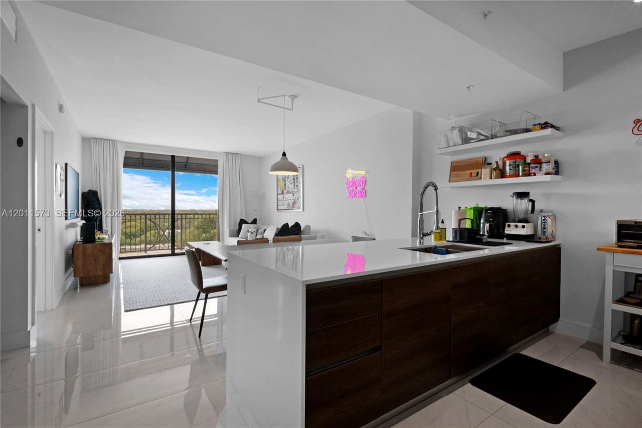 301 Altara Ave, Unit 823, Coral Gables, FL 33146 Photo