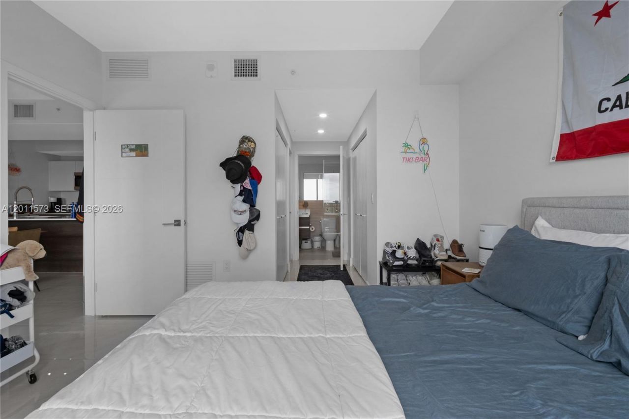 301 Altara Ave, Unit 823, Coral Gables, FL 33146 Photo