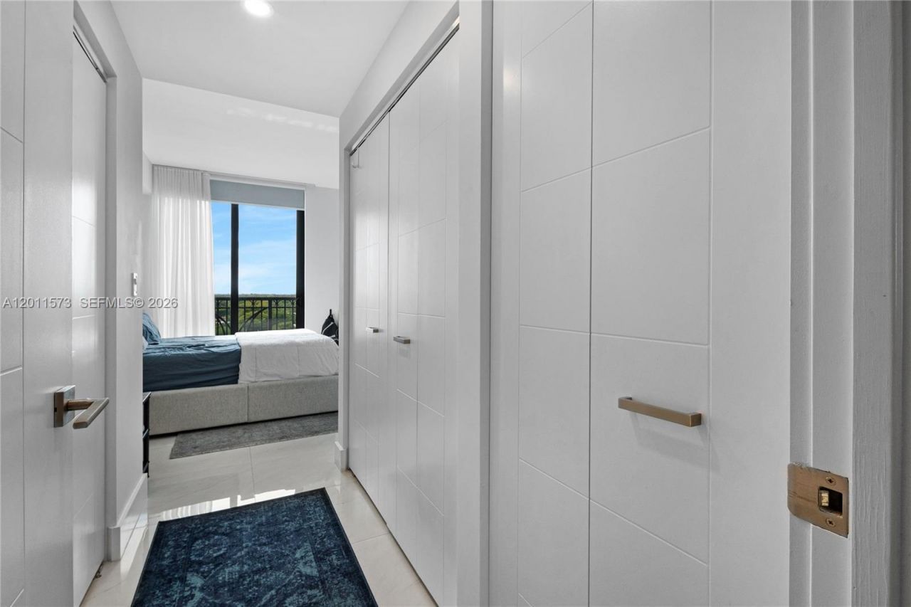 301 Altara Ave, Unit 823, Coral Gables, FL 33146 Photo