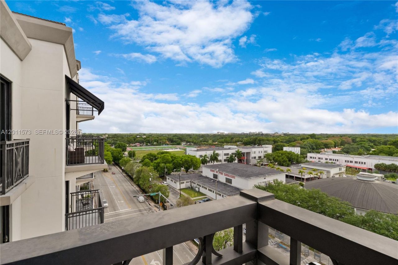 301 Altara Ave, Unit 823, Coral Gables, FL 33146 Photo