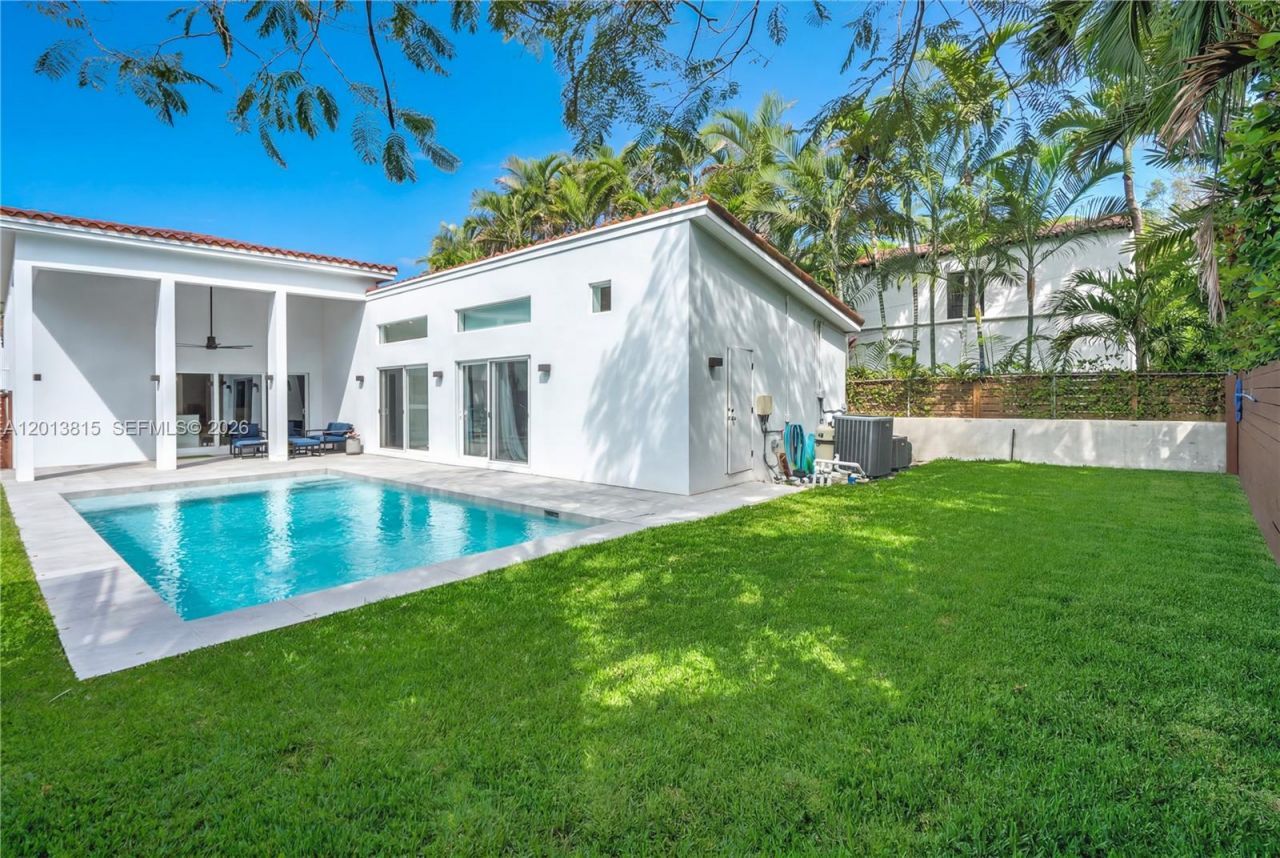 365 SW 31st Rd , Miami, FL 33129 Photo
