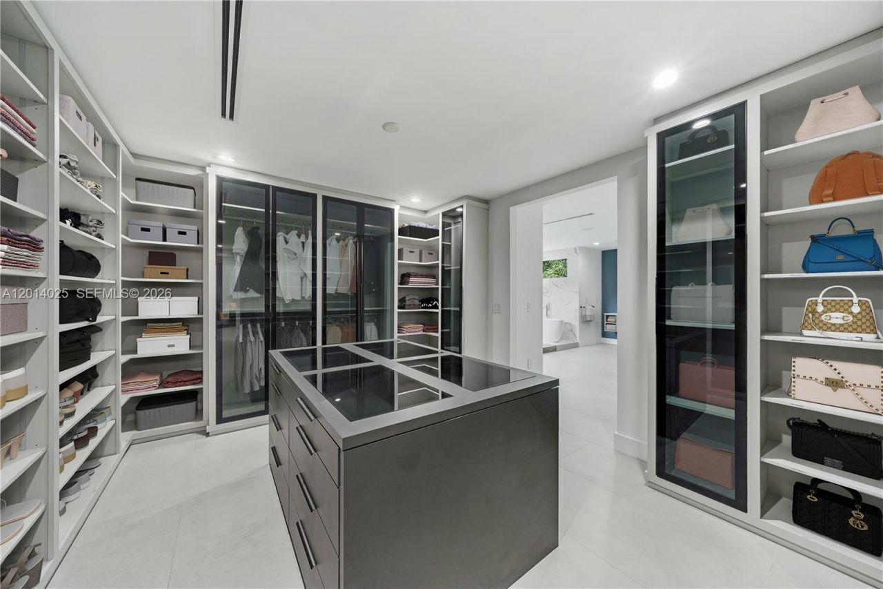 6695 SW 112th St, Pinecrest, FL 33156 Photo