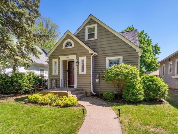 2631 Western Avenue, Davenport, IA 52803