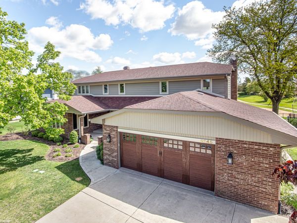 6645 Wedgewood Lane , Willowbrook, IL 60527