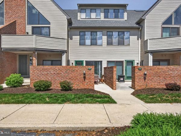 204 CHERRINGTON DRIVE, HARRISBURG, PA 17110