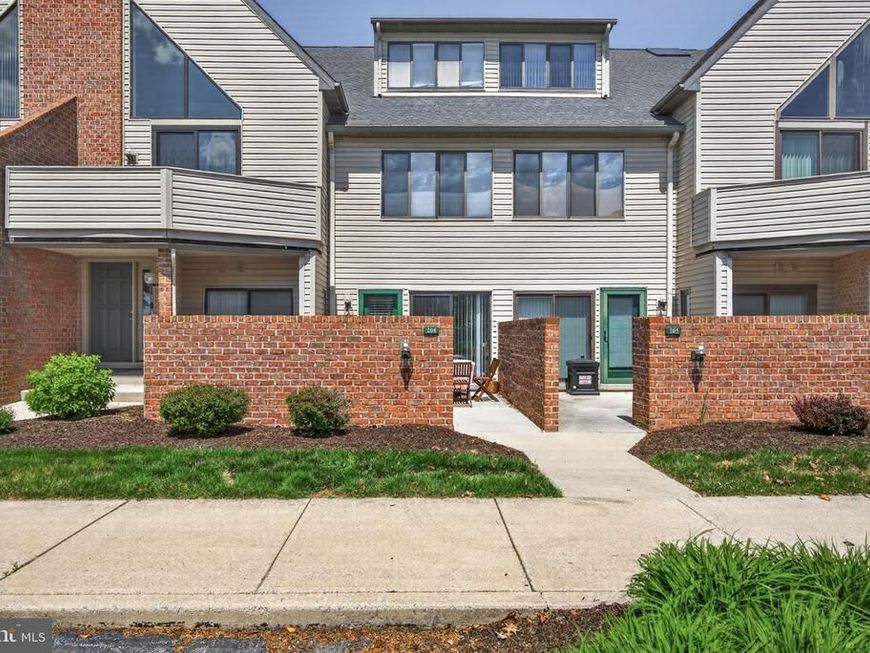 204 Cherrington Drive, Harrisburg, PA 17110 Main Photo
