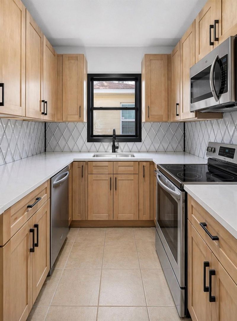 773 W Harbor Drive S, Saint Petersburg, FL 33705 Photo