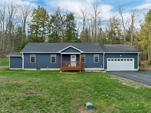123 Parade Road, Barnstead, NH 03218