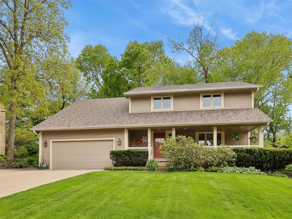 7008 Rocklyn Circle, Urbandale, IA 50322