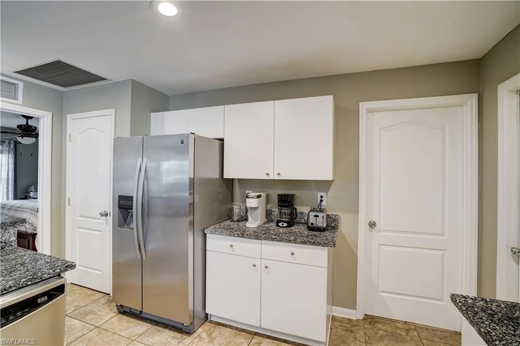 1427 NE Juanita Pl, Cape Coral, FL 33909 Photo