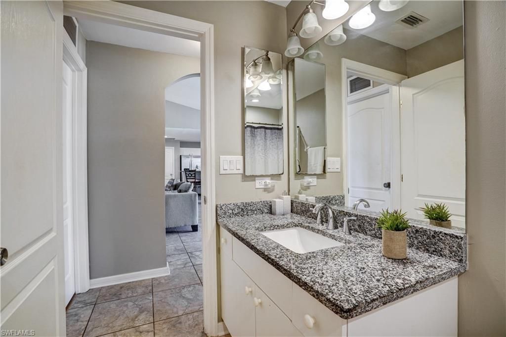 1427 NE Juanita Pl, Cape Coral, FL 33909 Photo