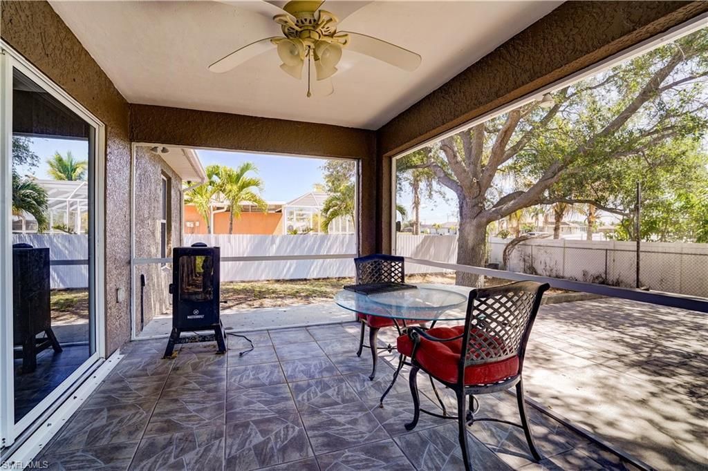 1427 NE Juanita Pl, Cape Coral, FL 33909 Photo
